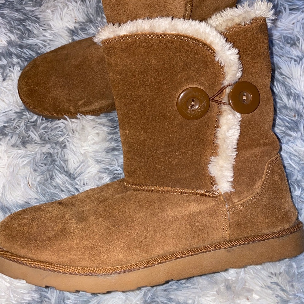 winter boots! - Picture 3 of 3